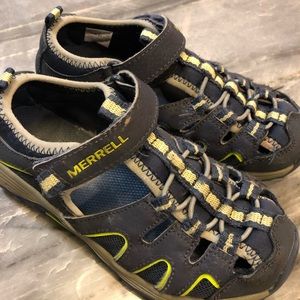 Merrill kids’ sandals
